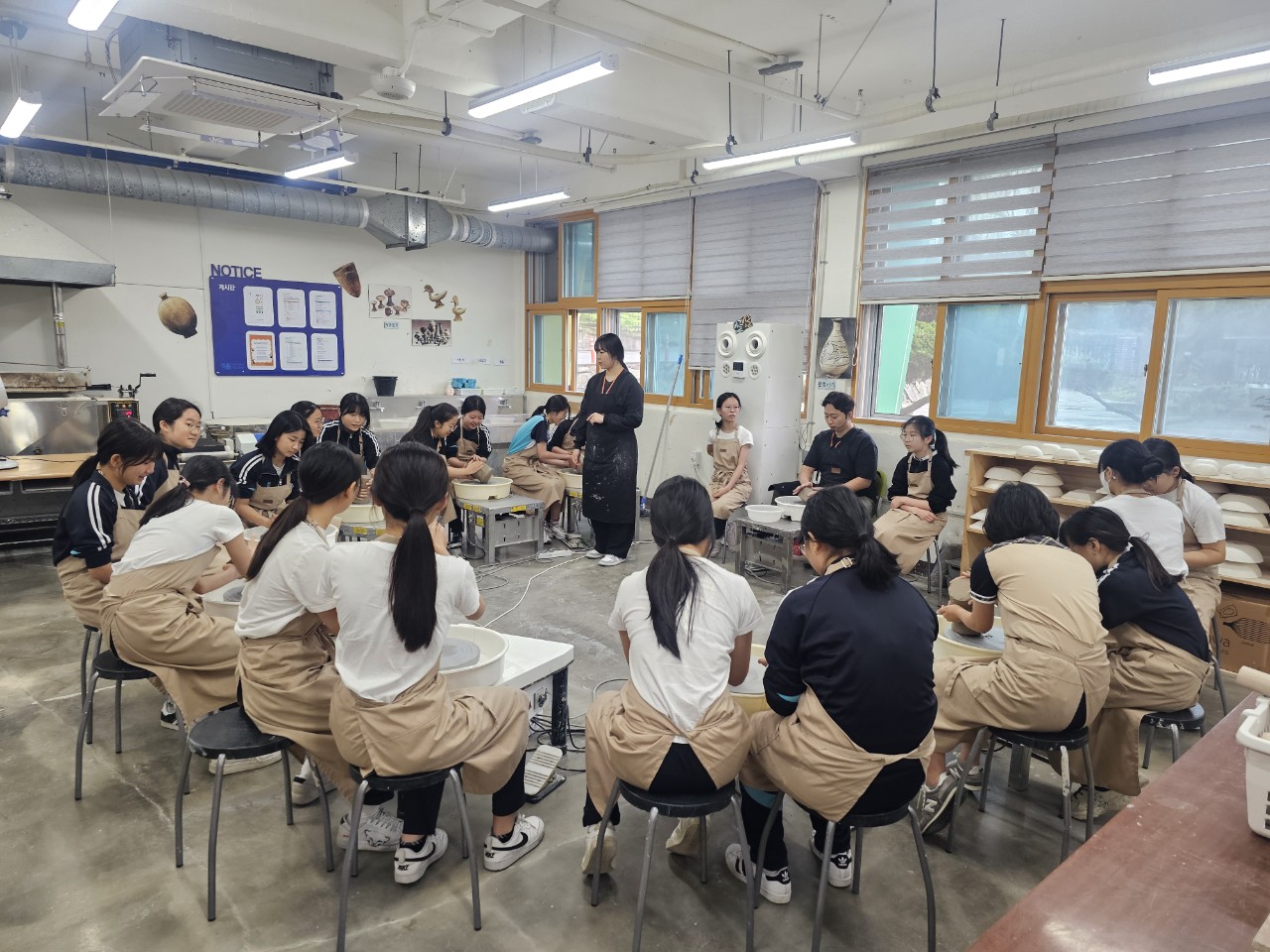 
															
															
																
																	함안여자중학교, 예술교육원 해봄에서 함께한 자유학기제 체험 활동 [1번째 이미지]
																
																
															
														